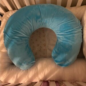 Nursing pillow inflatable